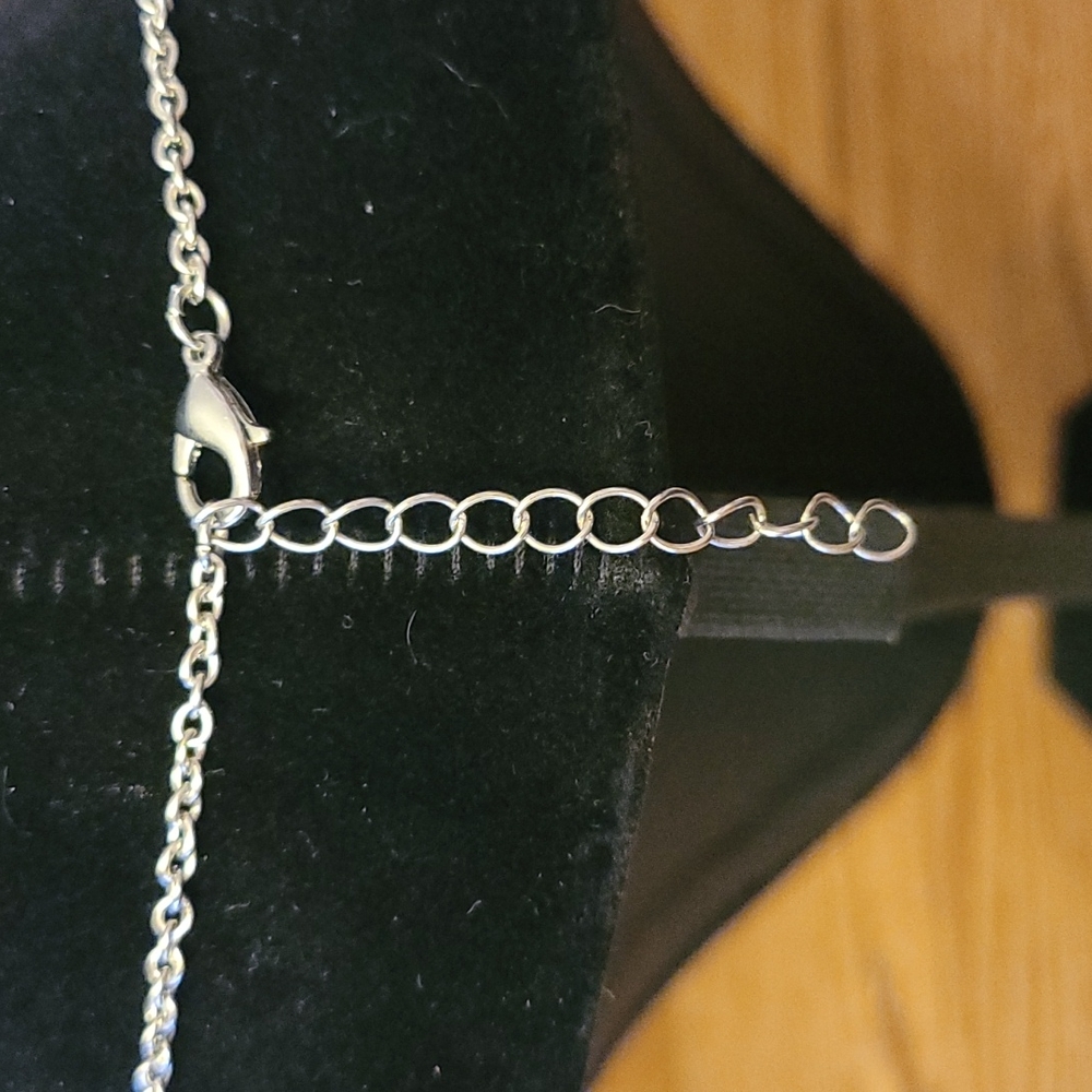 Winking Emoji Necklace - Picture 4 of 4